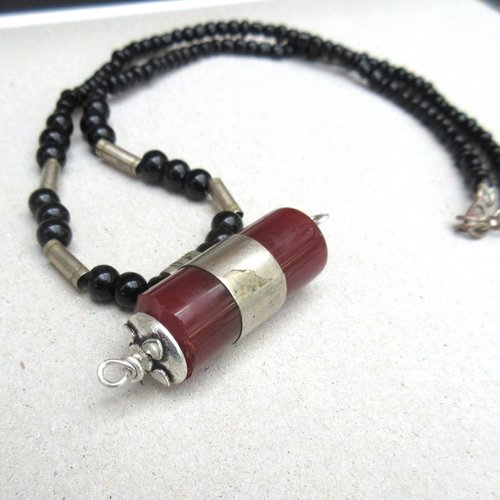 Un jour naissant ....... : un collier minimaliste de style berbère avec perle en cornaline et argent du maroc