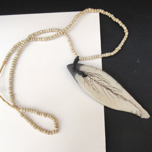 Vendu- la grâce enlacée : un collier nature unisexe et minimaliste avec céramique raku artisanale !!!