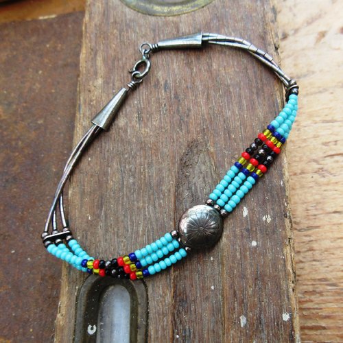 Vendu - un superbe et authentique bracelet unisexe zuni - amérindien , argent et perles turquoise, rouge .. pour le côté vintage ..