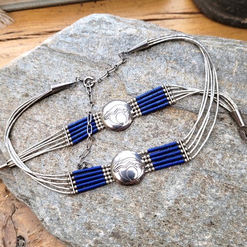 Une parure collier et bracelet zuni - harpo, style amérindien -argent 925 et lapis lazulis - motif ours stylisé: "mélopées des steppes"
