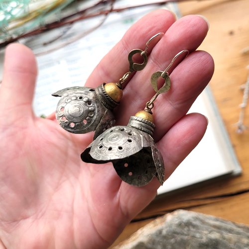 Sublimes boucles d'oreille, tribales, afghanes au design unique : "parfums ethniques"