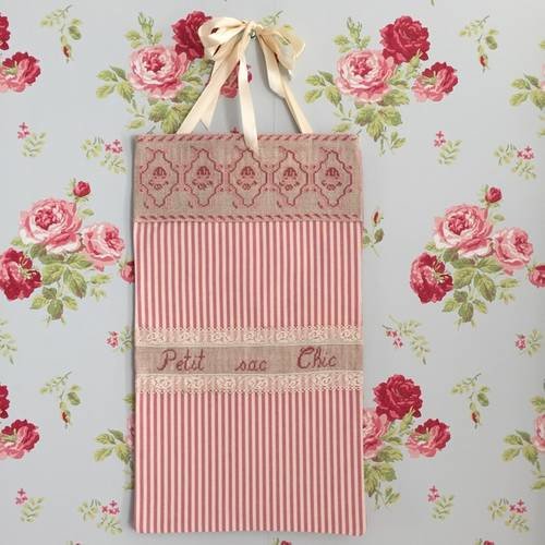 Petit sac fourre-tout brodé 