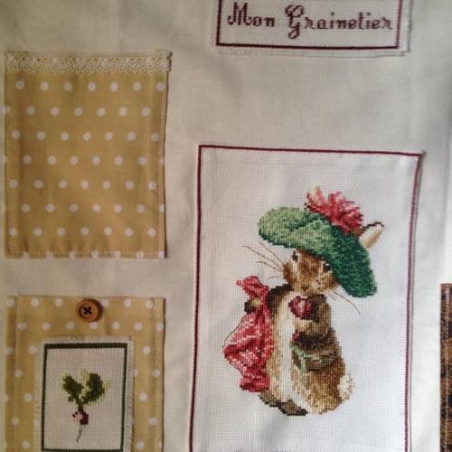 Mon grainetier cousu de divers tissus et décoré d une petite broderie 