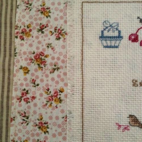 Sac àpain brodé en tissu 