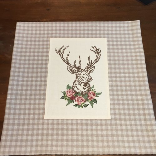 Housse de coussin brodée 