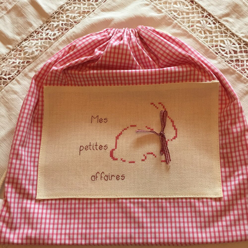 Sac à dos enfant brodé aux points de croix 
