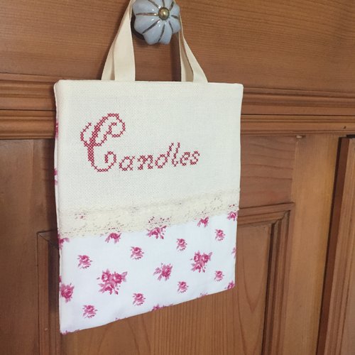 Petit sac à bougies brodé romantique 