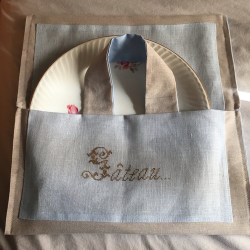 Sac à tarte brodé romantique