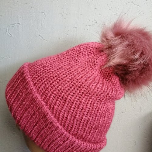 Bonnet avec pompon