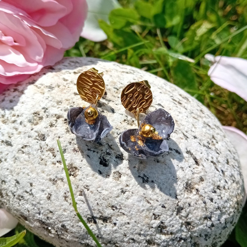 Boucle d'oreille pétale chic ,fait à la main