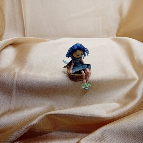 Fée bleuette en papier, réalisé a la main