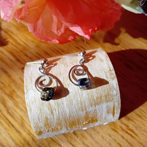 Boucle d'oreille spirale étoile d'or ,fait à la main