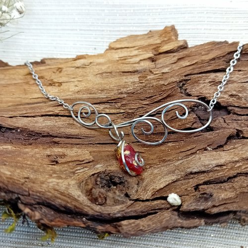 Collier  aile rougeoyante en acier inoxydable, fait à la main