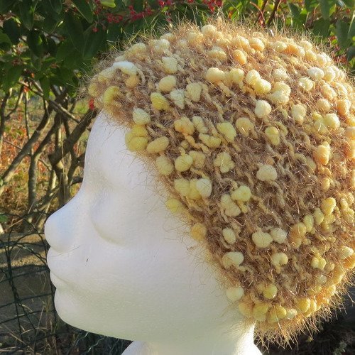 Bonnet jaune laine fantaisie à petits pompons