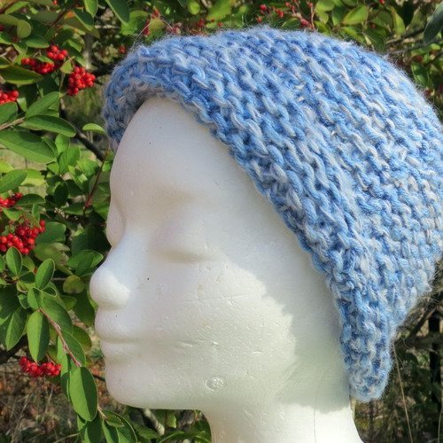 Bonnet bleu chiné tout simple en mélange de laines