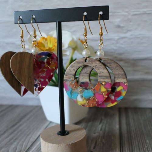 Boucles d’oreilles en bois et résine
