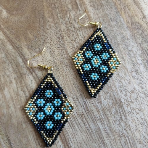 Boucles d'oreilles tissées perles fleur