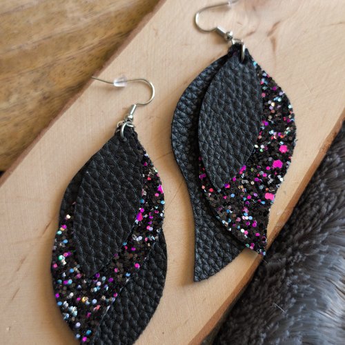 Boucles d'oreilles feuille simili cuir et paillettes