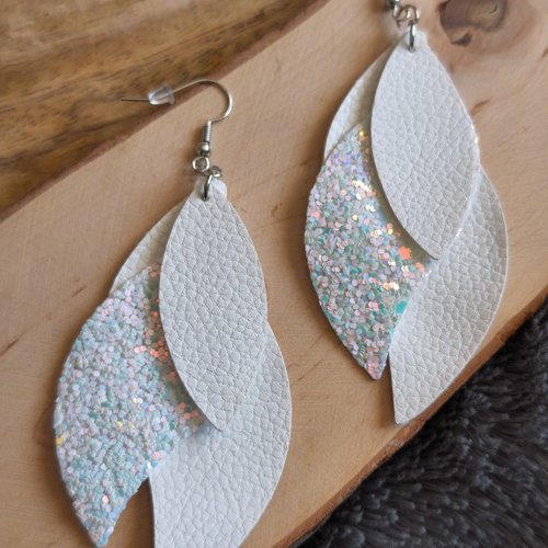 Boucles d'oreilles en simili cuir et paillettes