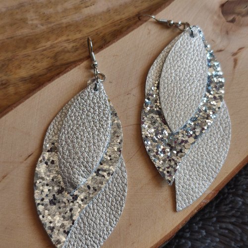 Boucles d'oreilles en simili cuir et paillettes
