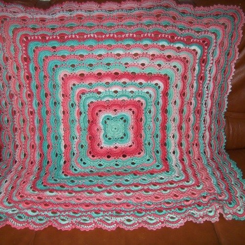 Couverture Bebe Au Crochet Un Grand Marche