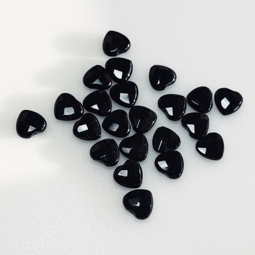 Onyx cœur 10 mm à facettes.