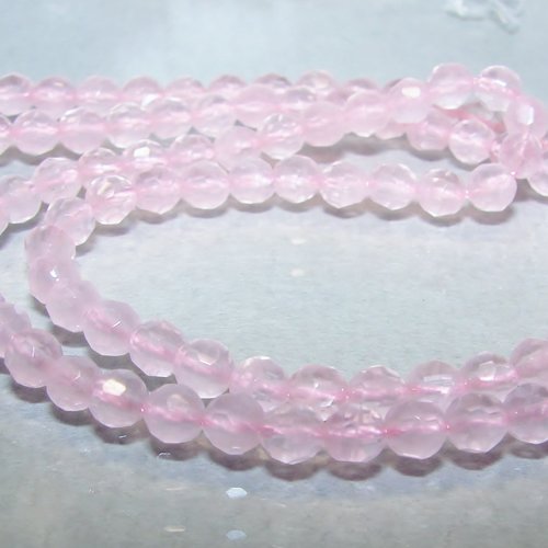 Quartz rose 4 mm à facettes.