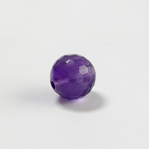 Perle en améthyste facettée 10 mm – brillance disco intense