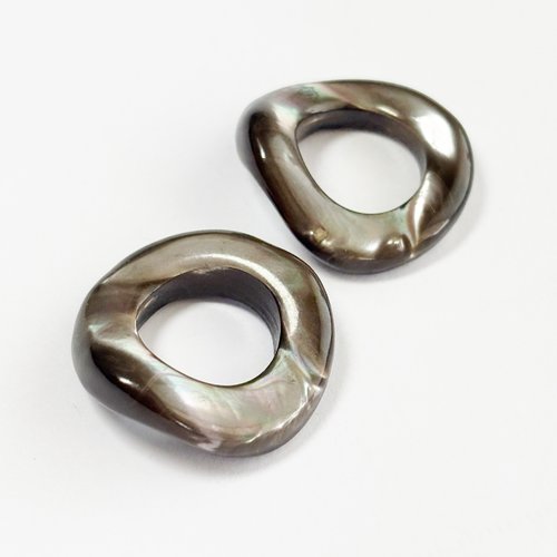 Paire de perles en nacre marron – donuts 25 mm