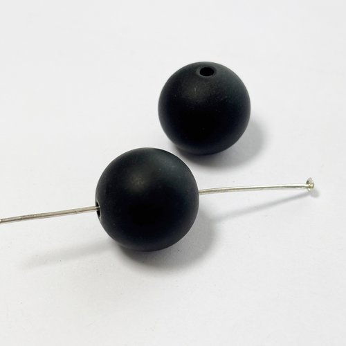 Lot de 2 perles en onyx dépoli rondes 16 mm – trou 1,5 mm