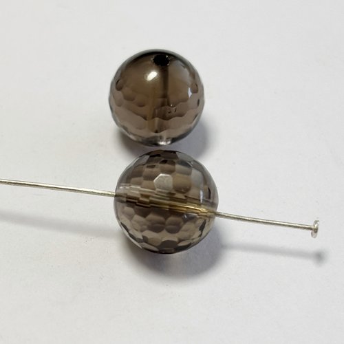 Lot de 2 perles en quartz fumé facetté 12 mm (multifacettes disco)