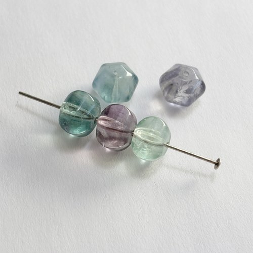 5 perles en fluorine naturelle - bouton taillé hexagonal 8 x 10 mm n°3