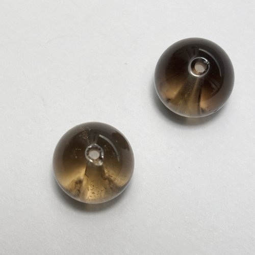 2 perles en quartz fumé rondes 12.3 mm de diamètre.