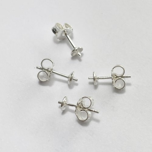 2 clous d’oreille à tige et coupelle 4 mm en argent 925 poinçonné