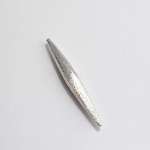 1 perle argent 925 brossé satiné forme riz long 60 mm 4,5 g trou 1,1 mm