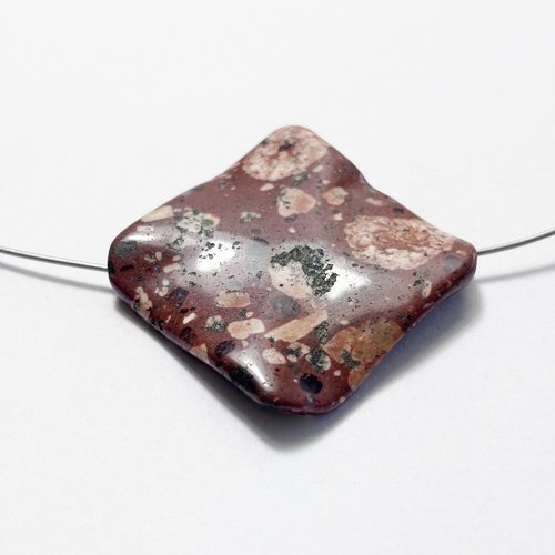 Perle en jaspe rhyolite marron, carré ondulé 30 mm, réf. n°8