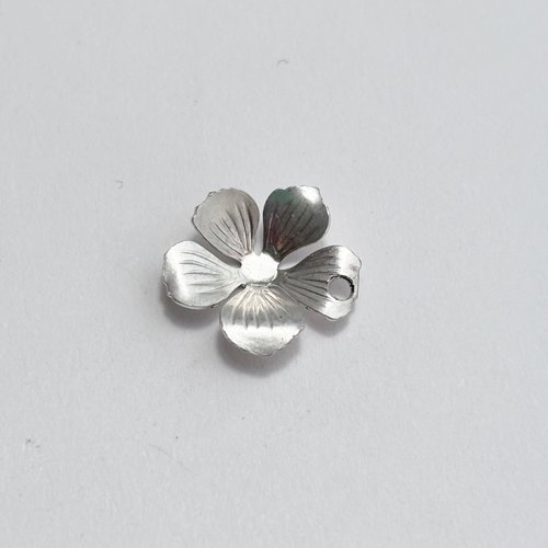 1 pampille fleur emboutie en argent, 11 mm