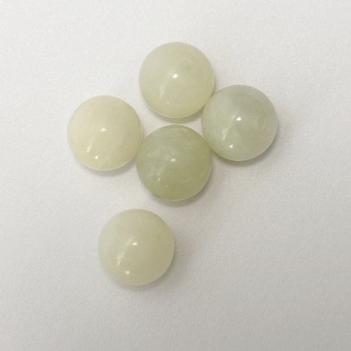 5 perles en jade clair opaque 10 mm rondes vert pâle naturel