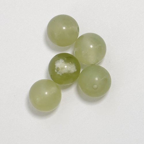 Lot de 5 perles jade clair 10 mm rondes vert doux naturel