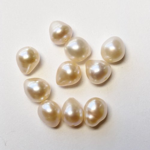 Lot de 10 perles de culture saumonées en forme de goutte 8,5 mm