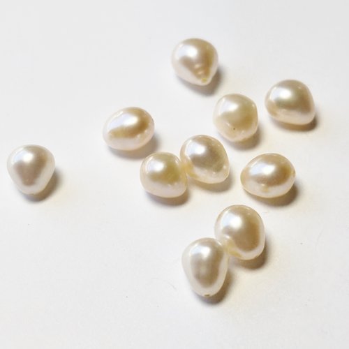 Lot de 10 perles de culture saumonées en forme de goutte 8,5 mm