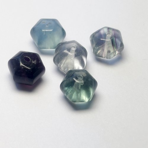 5 perles en fluorine naturelle bouton taillé 8 x 10 mm. lot n°1