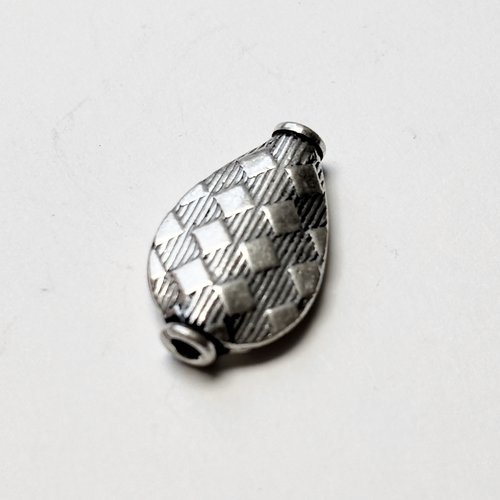 Perle argent 925 goutte décor losanges patiné 17,75 mm