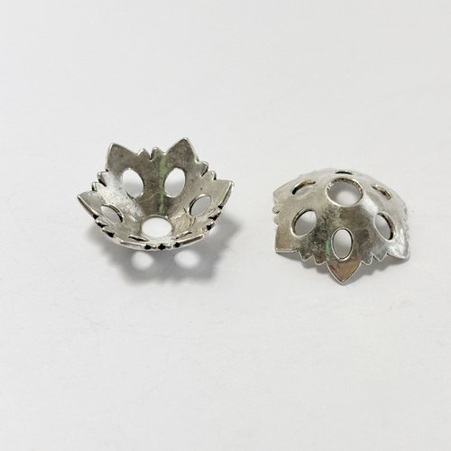 Coupelle argent triangulaire 6,50 par 16 mm.