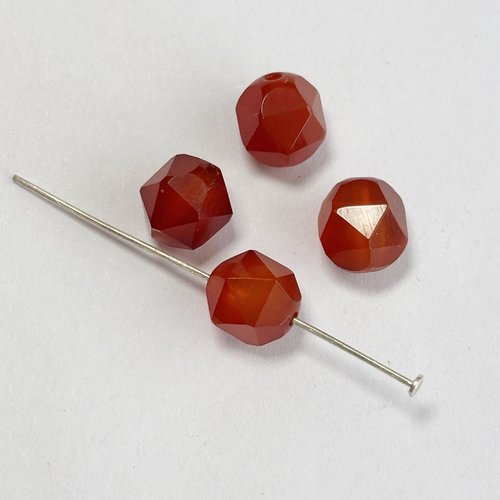 Lot de 4 perles en agate rouge facettée 8 mm – cornaline naturelle