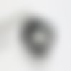 Perle en obsidienne noire galet facetté 37,6 mm – trou 1,2 mm