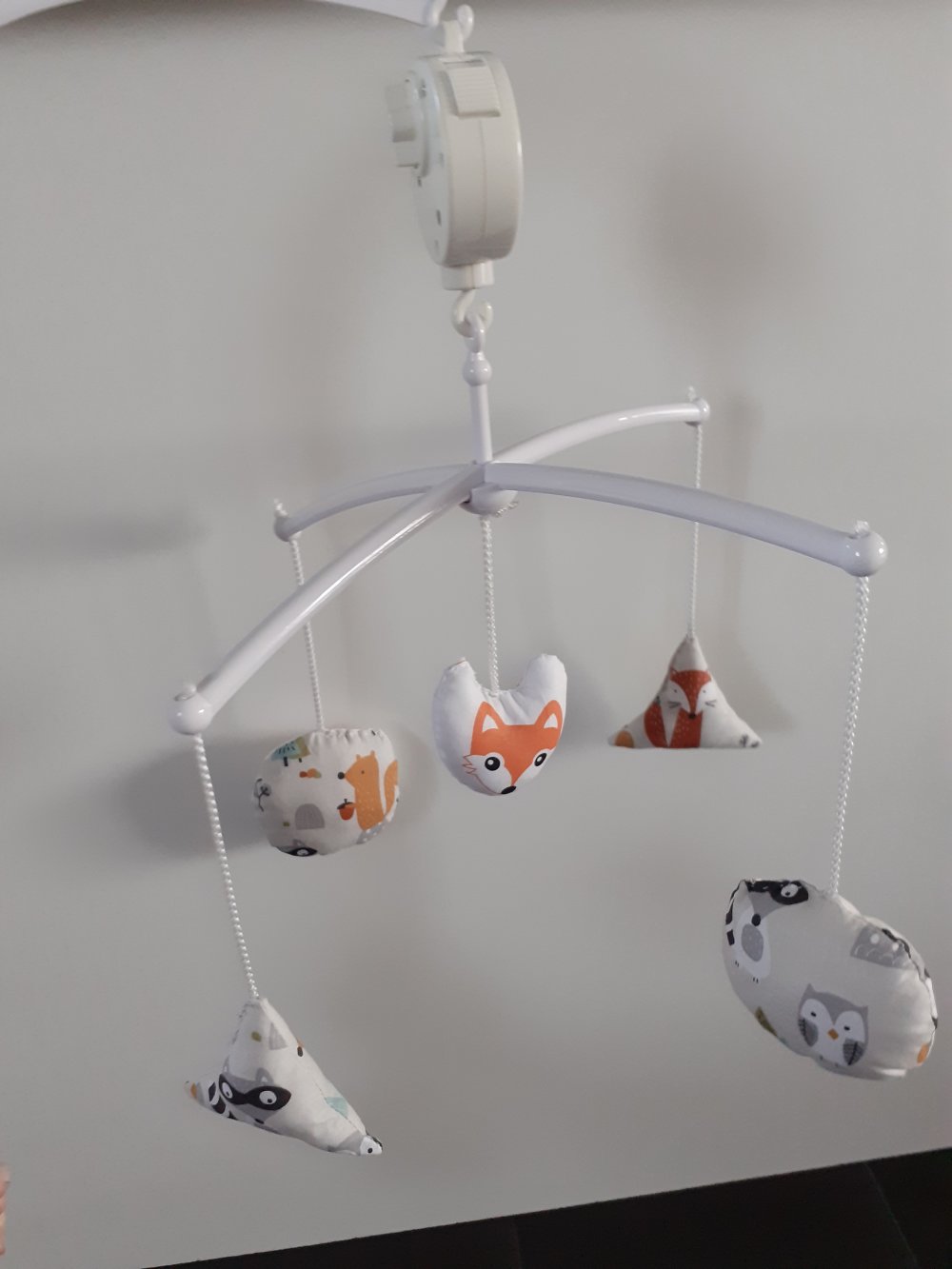Mobile Musical Theme Les Animaux De La Foret Renard Gris Vert D Eau Moutarde Creme Un Grand Marche