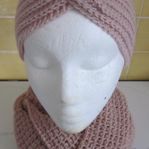 Ensemble tour de cou et headband ,bandeau cache oreilles beige/rosé