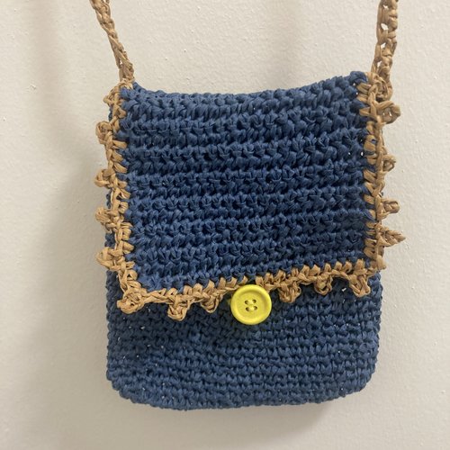 Sac pochette au crochet bleue