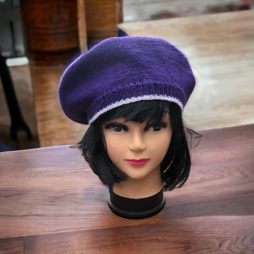 Béret au tricot violet et liseré blanc tour de tête 58 cm